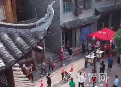 湖南凤凰全域静默 官方向游客致歉 究竟是怎么回事？
