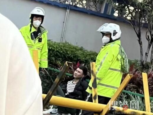 广州宝马车冲撞人群 致多人死伤 为什么撞人？