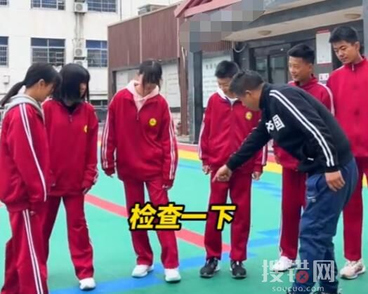 老师逐一检查学生是否穿秋裤 背后真相实在让人感动