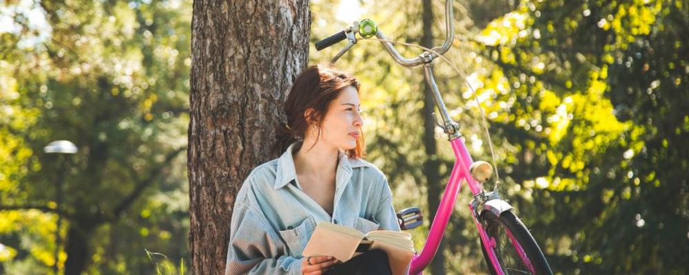 秋季喝蜂蜜有哪些好处 秋季喝蜂蜜能润肺吗 喝蜂蜜有哪些禁忌
