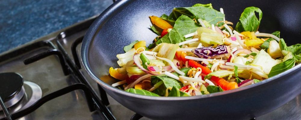 低温工作者养生食谱之针菇肉丝汤 低温工作者如何养生 低温工作者养生吃什么好 针菇肉丝汤的功效