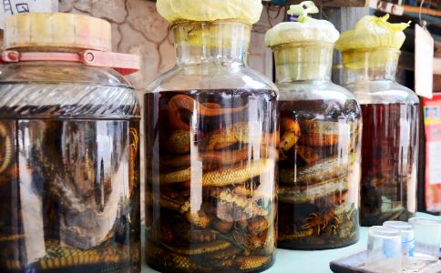 杨梅酒的做法 推荐2种做法 杨梅酒的做法 杨梅酒怎么做 杨梅怎么做成酒