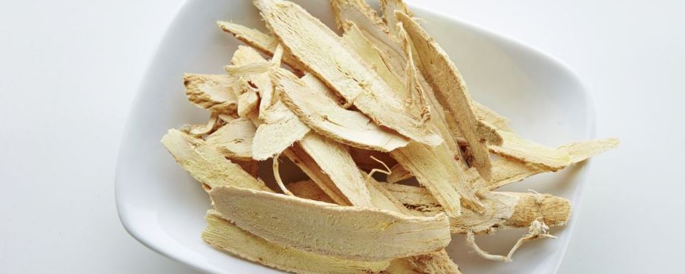 黄芪粉泡水喝的正确方法 黄芪粉泡水喝的用量