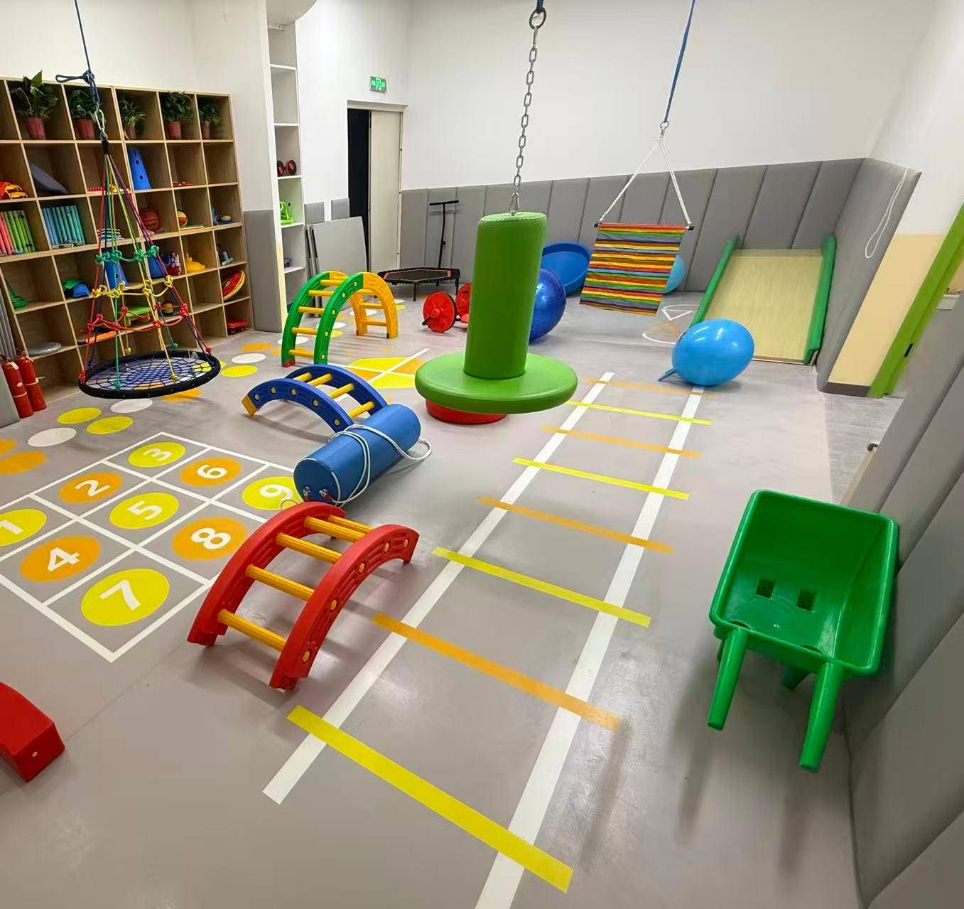 孤独症康复训练场景