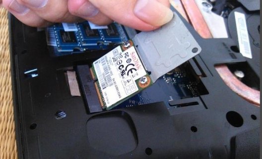 笔记本256内存安装系统（笔记本装256固态硬盘多少钱）-图2