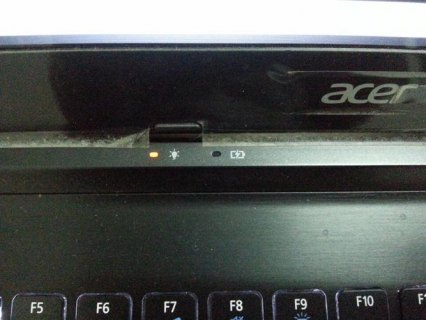 笔记本中间的红灯亮_笔记本中间的红灯亮怎么关闭-图2