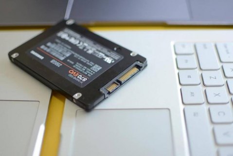 笔记本固态256g（笔记本固态256硬盘够用吗）-图1