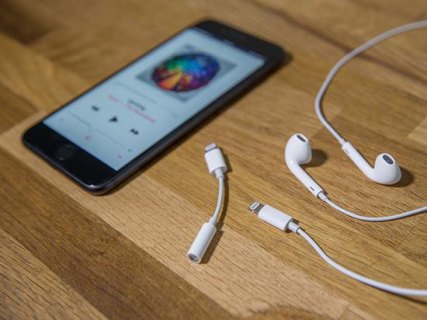 iphone7在哪里插耳机「iphone 7怎么插耳机」-图3