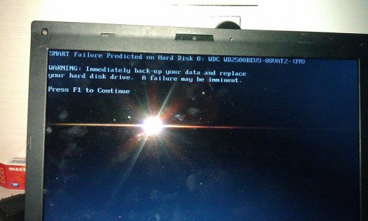 笔记本开机输入密码后黑屏（笔记本开机输入密码后黑屏进入不了桌面怎么解决）-图1