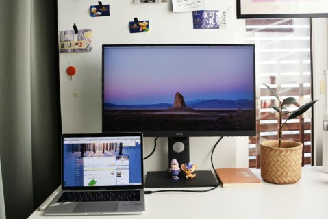  笔记本显示器lcd「笔记本显示器不亮是什么原因」-图1