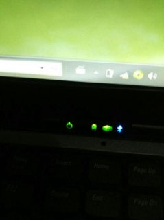 笔记本适配器指示灯闪烁,笔记本适配器一闪一闪 -图1