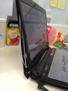 华硕笔记本换显示器_华硕笔记本电脑换屏幕多少钱-图1