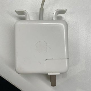 苹果笔记本的电源适配器-图1