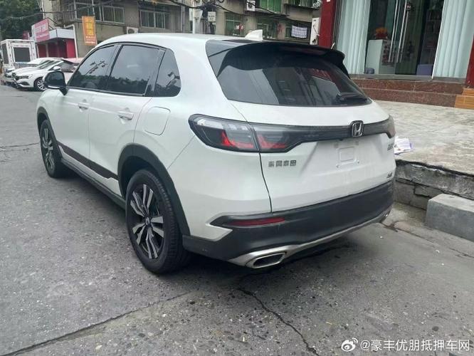 按揭购买20万的汽车需要支付多少首付？
