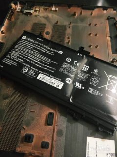 华硕笔记本电池鼓起来了还能用吗-图2