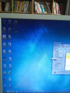 笔记本屏幕周边褪色,笔记本屏幕有色斑正常吗 -图1
