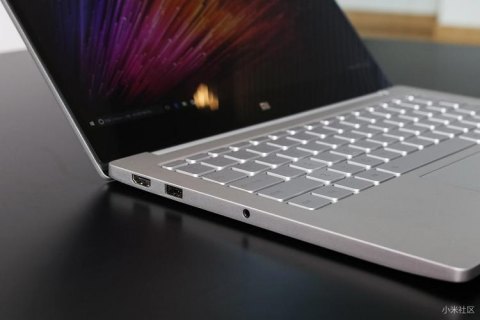 买小米笔记本都有东西（现在的人怎么这么傻,买小米的笔记本电脑）-图1