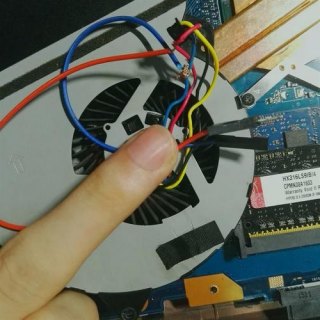 笔记本电脑风扇像是有东西卡住的转动-笔记本风扇转动卡住-图1