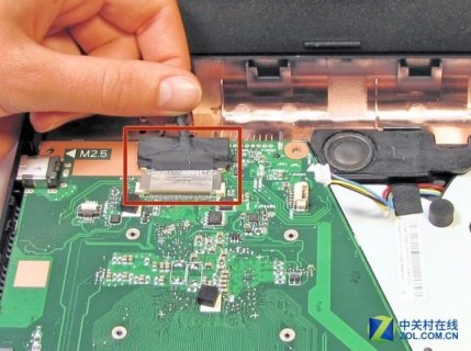 笔记本显示器如何拆卸_笔记本显示屏怎么拆视频教程-图2