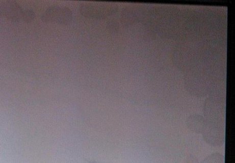 笔记本电脑油渍屏幕（笔记本电脑屏幕有油污渍）-图2