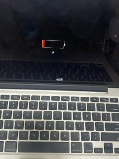 苹果笔记本充电器不见了怎么办 苹果笔记本插头没电了-图1