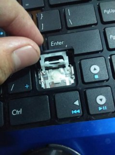 笔记本电脑键盘掉了怎么装-图1