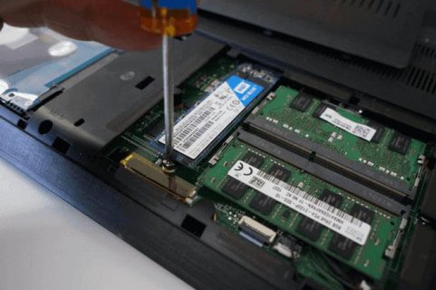 笔记本装了固态如何找到,笔记本加装的固态硬盘找不到 -图1