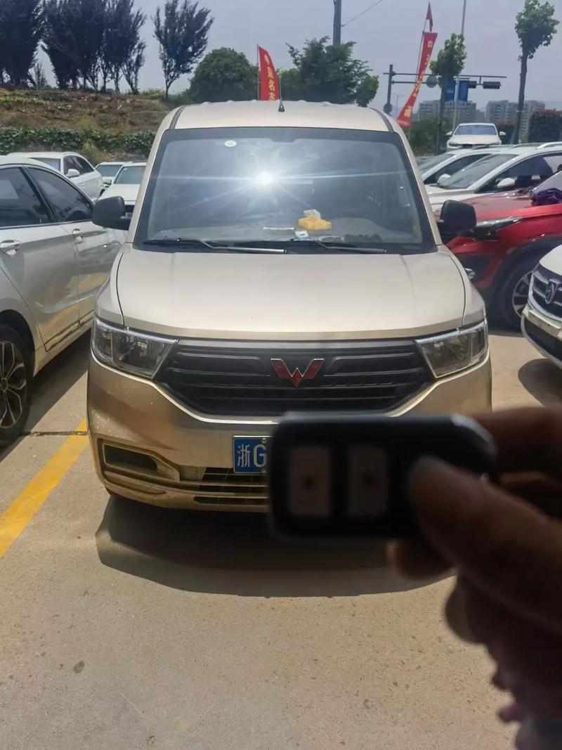 如何计算4万抵押贷款的月利息？