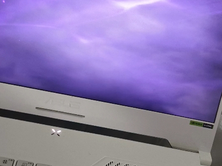 win8系统黑屏_win8进入桌面黑屏_win8进去桌面一直黑屏