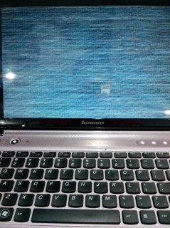 笔记本显示屏雪花_笔记本电脑屏幕显示雪花-图1