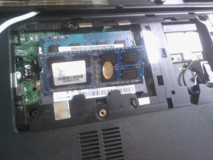 笔记本后面_笔记本后面的长条掉下来-图3