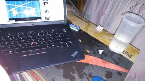笔记本电脑不小心倒水上去了 笔记本电脑水翻了-图2 笔记本电脑不小心倒水上去了 笔记本电脑水翻了-图2
