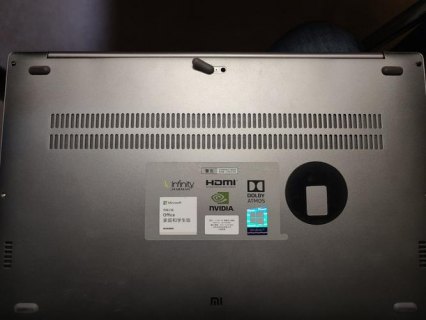 笔记本屏幕面板背面凸,笔记本屏幕凸起来了 -图1