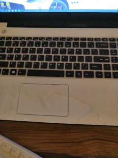 笔记本电脑不小心倒水上去了 笔记本电脑水翻了-图1 笔记本电脑不小心倒水上去了 笔记本电脑水翻了-图1