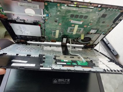  华硕笔记本屏幕怎么拆「华硕笔记本屏幕怎么拆开」-图1