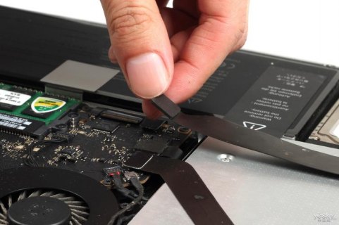 三星笔记本换排线（三星笔记本电池排线怎么拆）-图1
