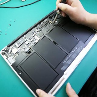 苹果笔记本屏幕碎了换屏幕要多少钱 苹果笔记本屏幕-图1