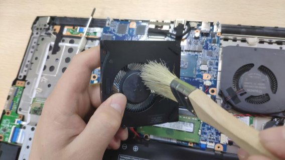 笔记本散热孔清理灰尘-图2 笔记本散热孔清理灰尘-图2