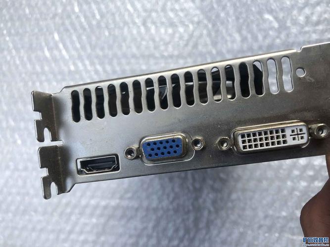 选择什么主板最适合配合AMD FX8320处理器观看视频？