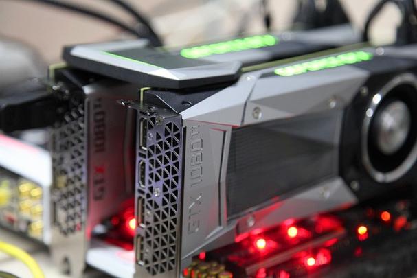 双卡1080 Ti SLI配置，如何选择合适的主板？
