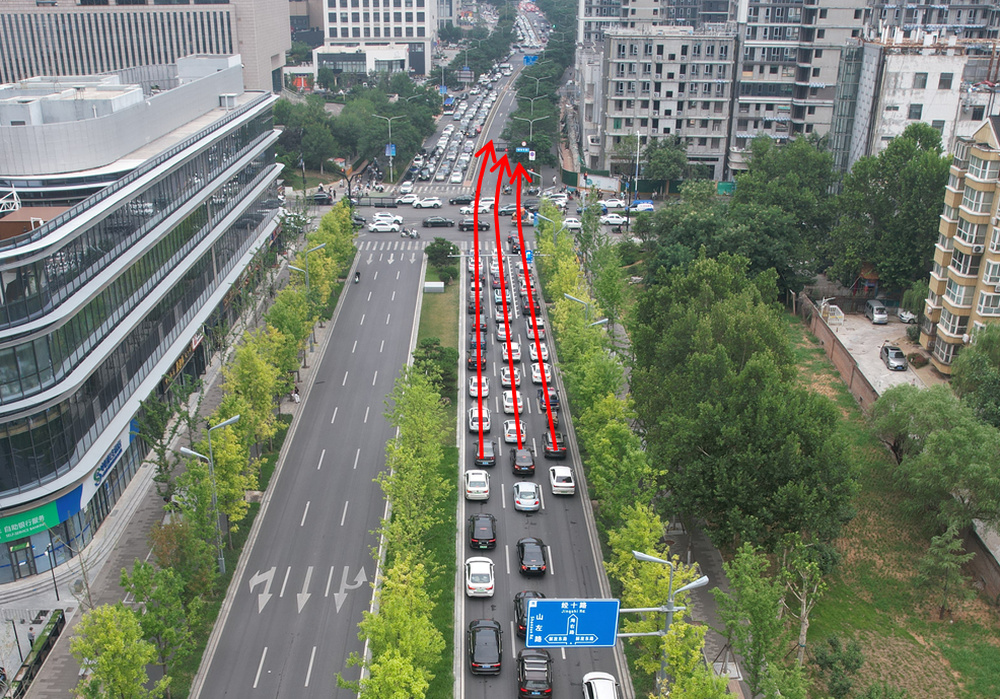 速看！济南解放东路海右路路口通行方式有变