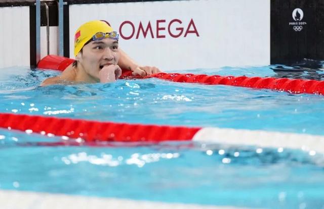 体操男团丢金 肖若腾落泪：接受不了