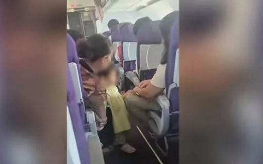​女童在飞机上哭闹被陌生人带至洗手间教育引关注 吉祥航空回应