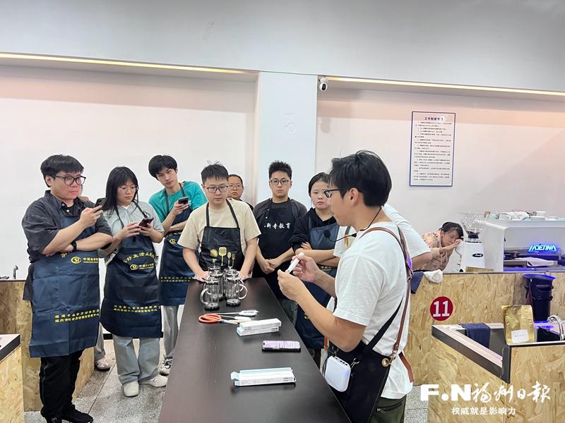 缓解本领恐慌 提供情绪价值——职工夜校青年夜校火热的背后