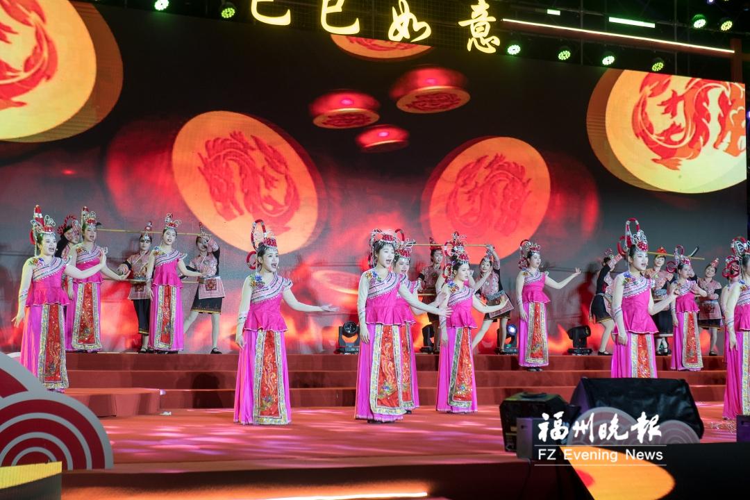 “演出+焰火”点亮罗源湾