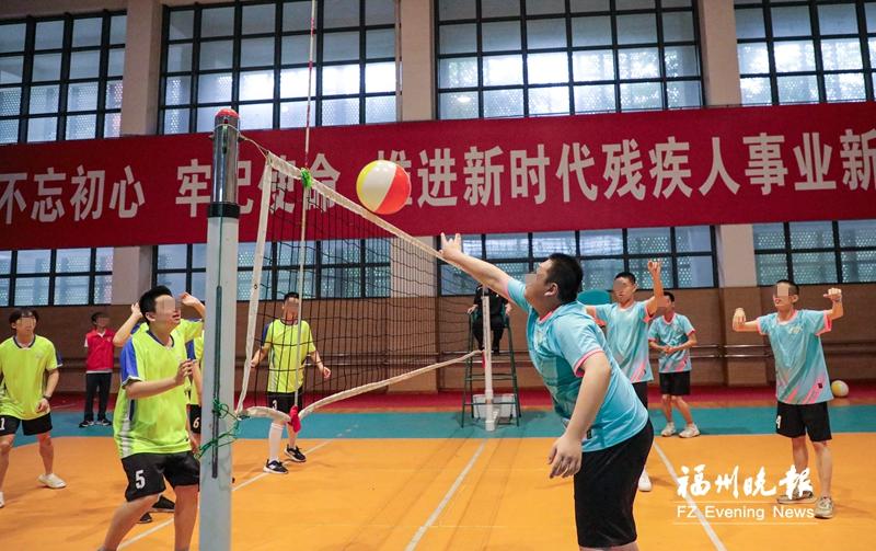 福州“星少年”比拼软式排球