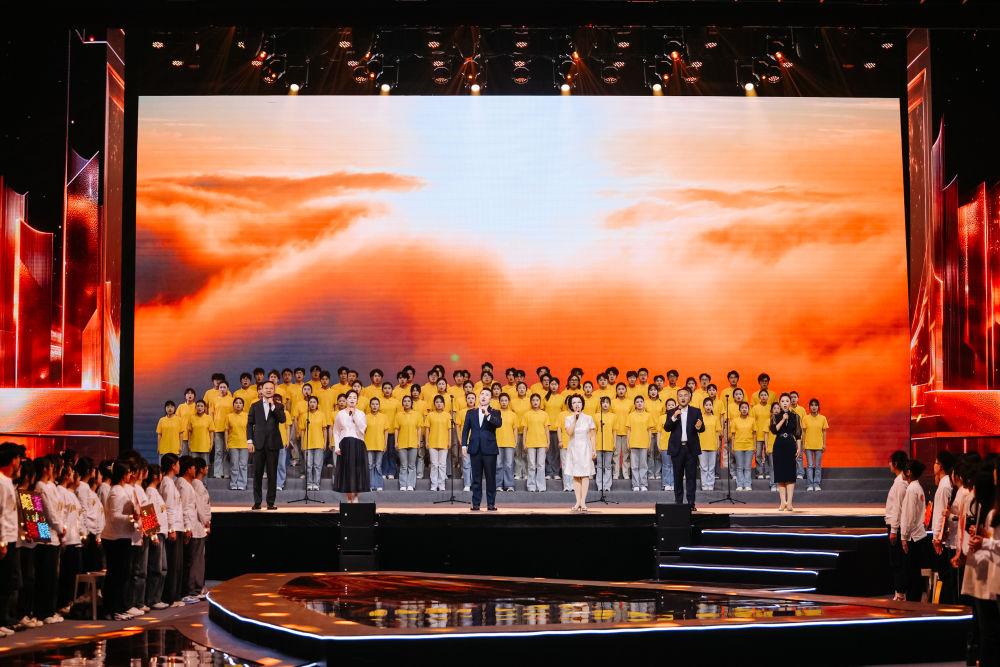 “写给青春的诗”——第十三届中国大学生电视节音乐诗会在福州启幕