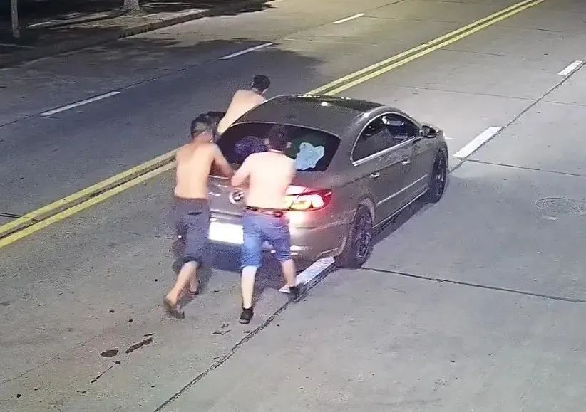 三名男子酒后路上推车数百米回家，算酒驾吗？交警回应
