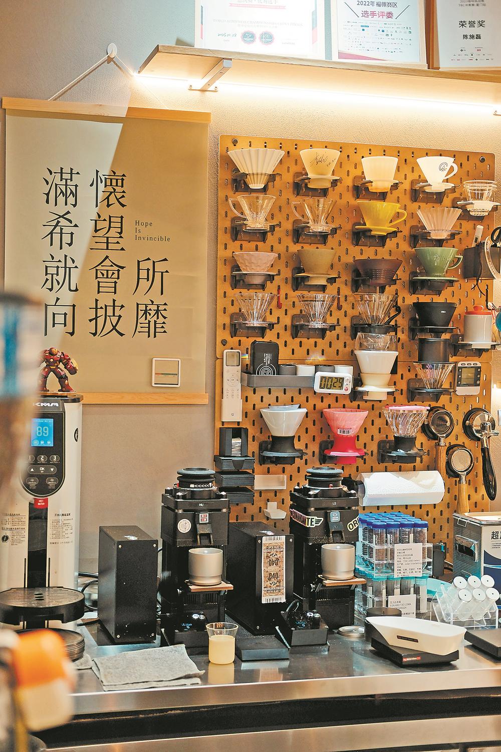 透视社区咖啡馆现象：一家小馆，一盏暖灯，和城市里的你