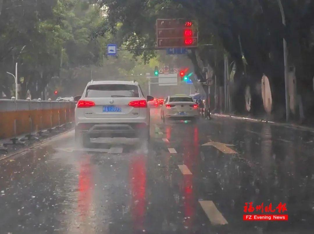 台风“蓝湖”即将生成！预计明天登陆！福建局部大雨暴雨！